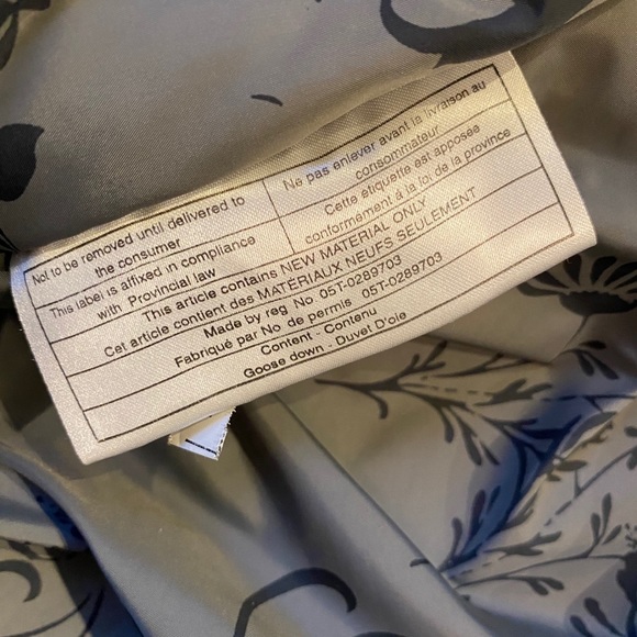 The North Face Woman’s Goose Down Jacket - Picture 6 of 6